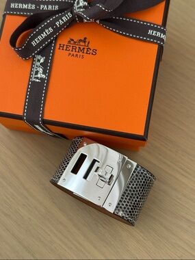 Hermès Exotic Lizard Kelly Dog Bracelet in Silver with Box, Pouch and Cites